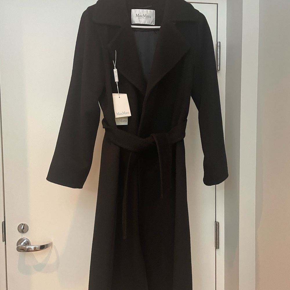 max mara coat new with tags, US Size 0, Black, Manuela Icon.